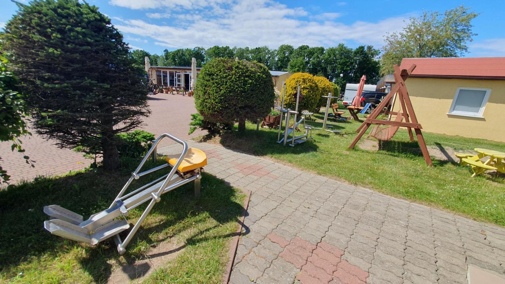 Camping Klif-Nowe Klimatyzowane Domki, 400M Od Centrum Rewala, 30M Od Morza Trzesacz Exterior photo